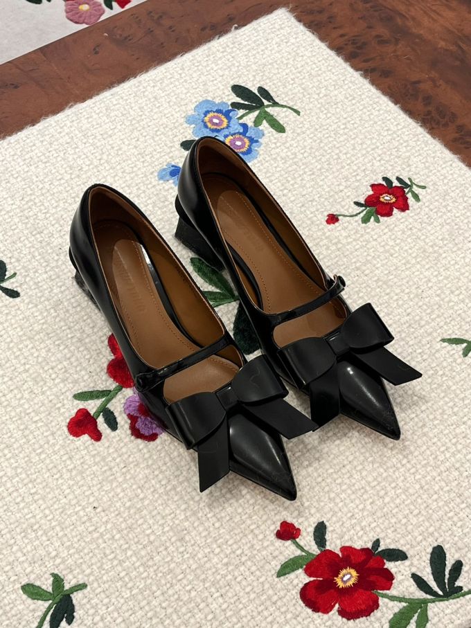 尖头 低帮 一脚蹬 浅口鞋 