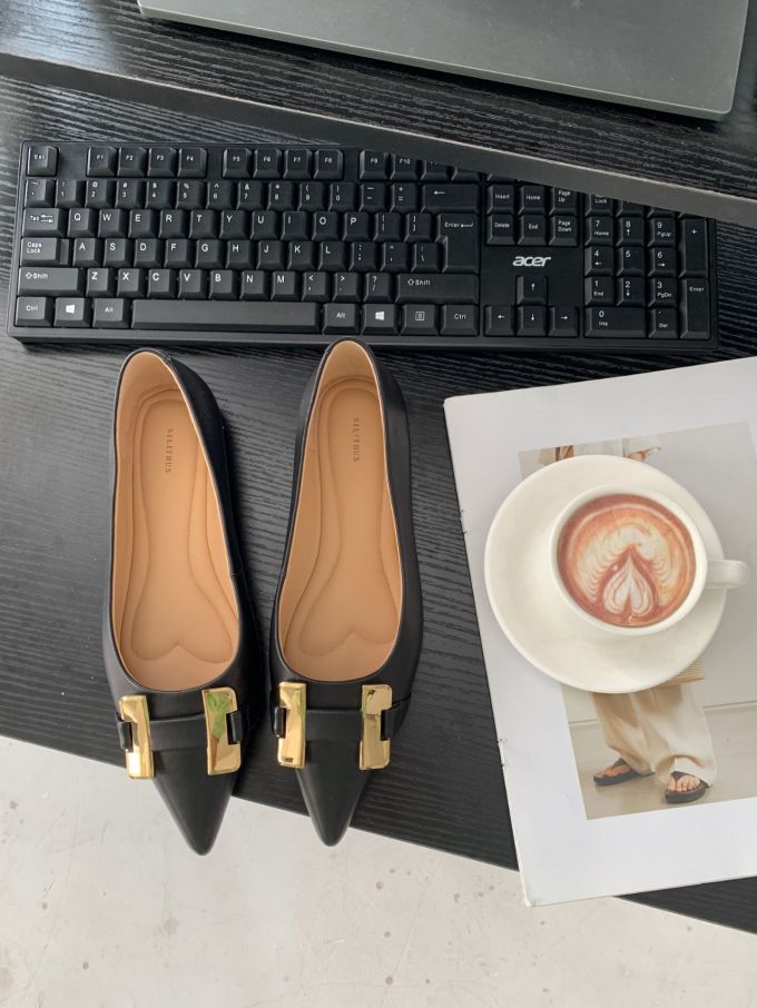 尖头 低帮 一脚蹬 浅口鞋 皮革 