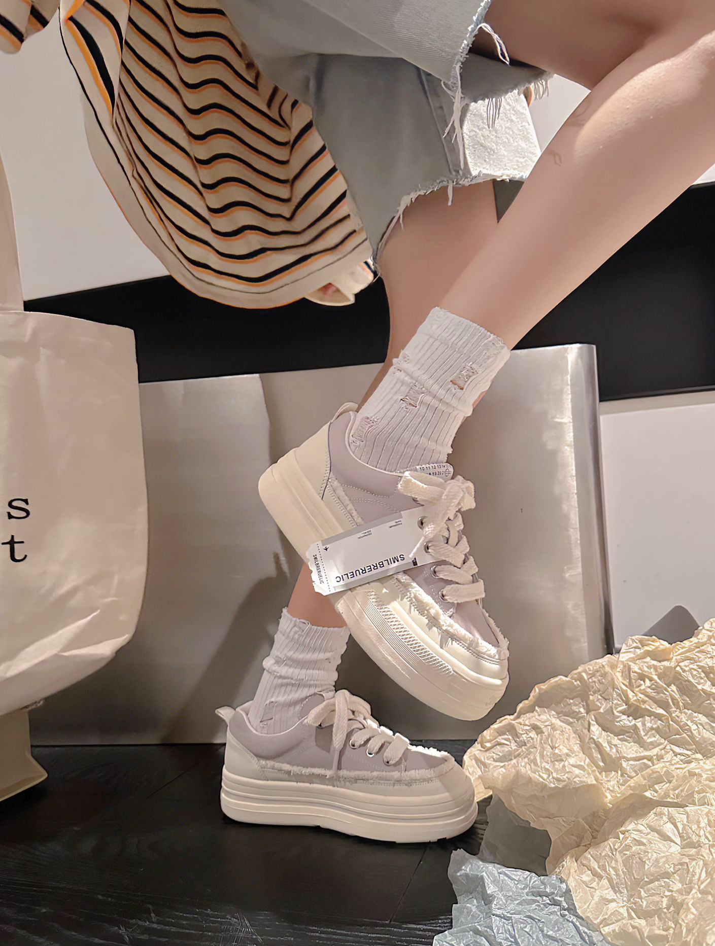 厚底 圆头 低帮 系带 魔术贴 深口鞋 网面  - VALI鞋履AI设计主图