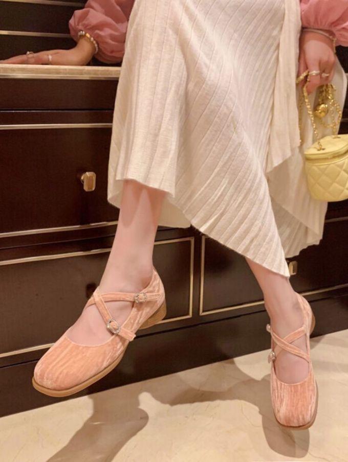 雪纺 A型 褶裥 乳霜色 牛轧糖棕 基础绳带 极简 