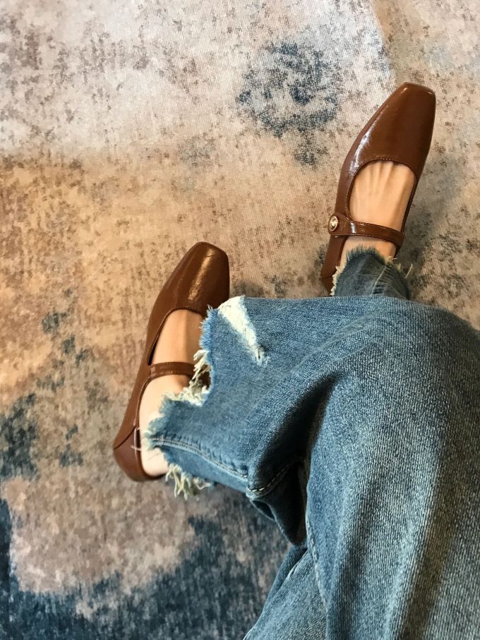 方头 低帮 袢扣 浅口鞋 皮革 