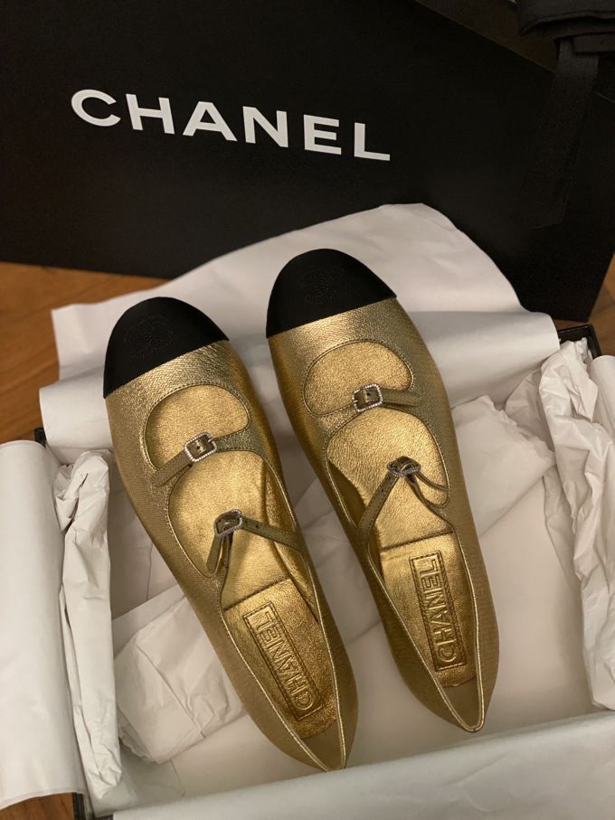 圆头 低帮 一脚蹬 深口鞋 皮革 