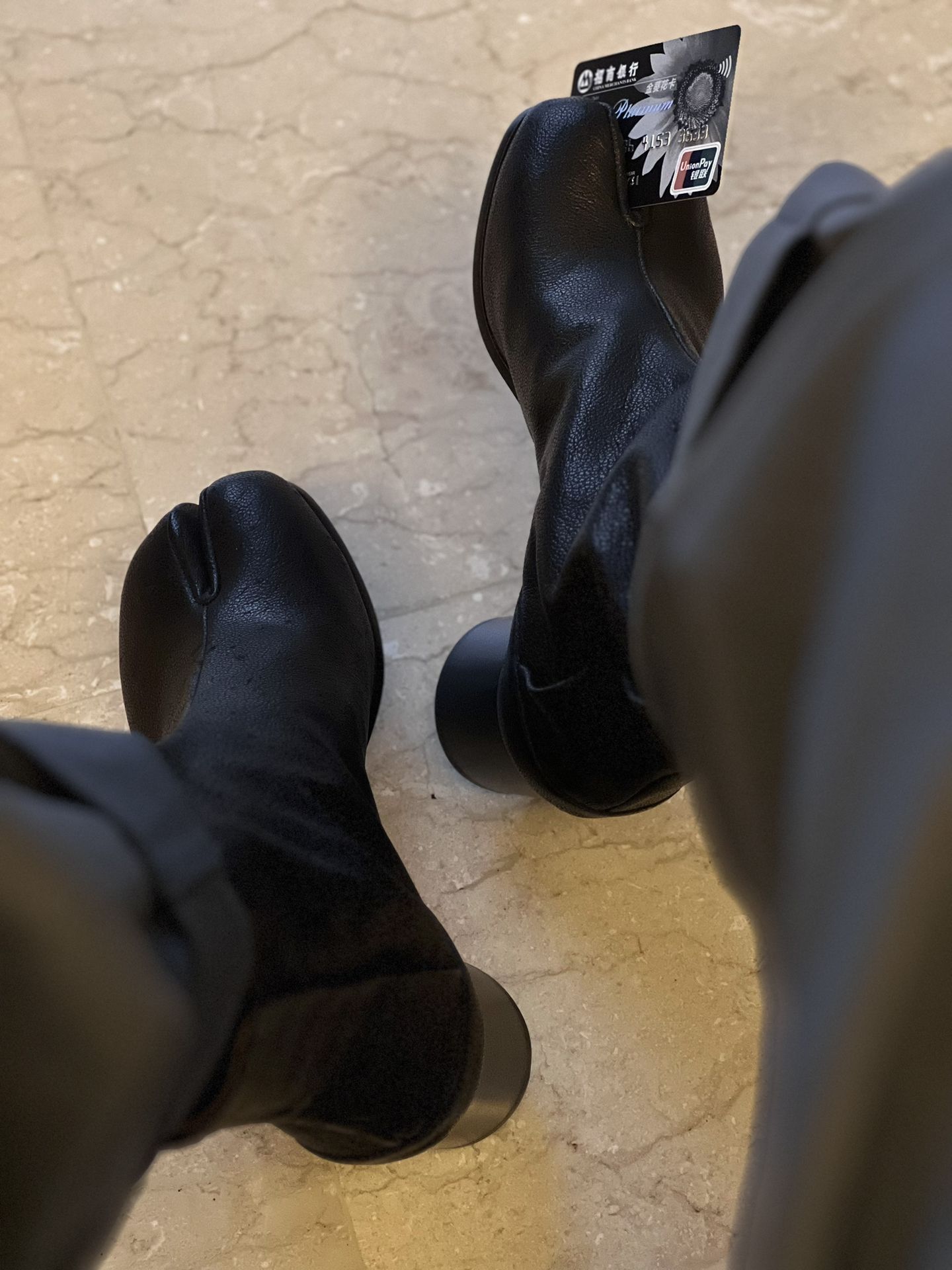  - VALI鞋履AI设计主图