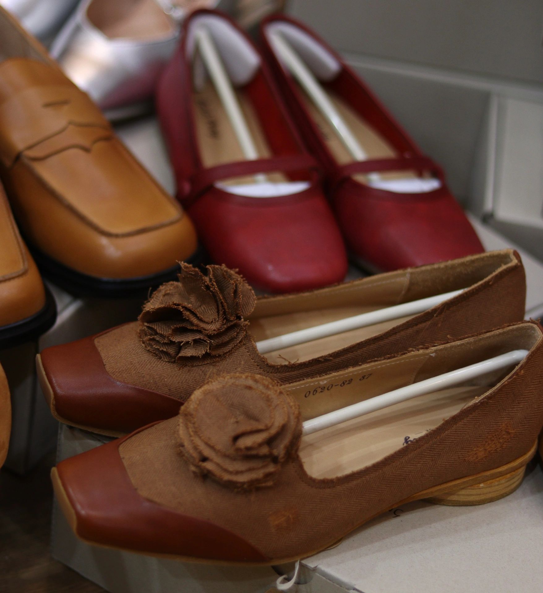 粗跟 低跟 方头 低帮 一脚蹬 浅口鞋 皮革  - VALI鞋履AI设计主图