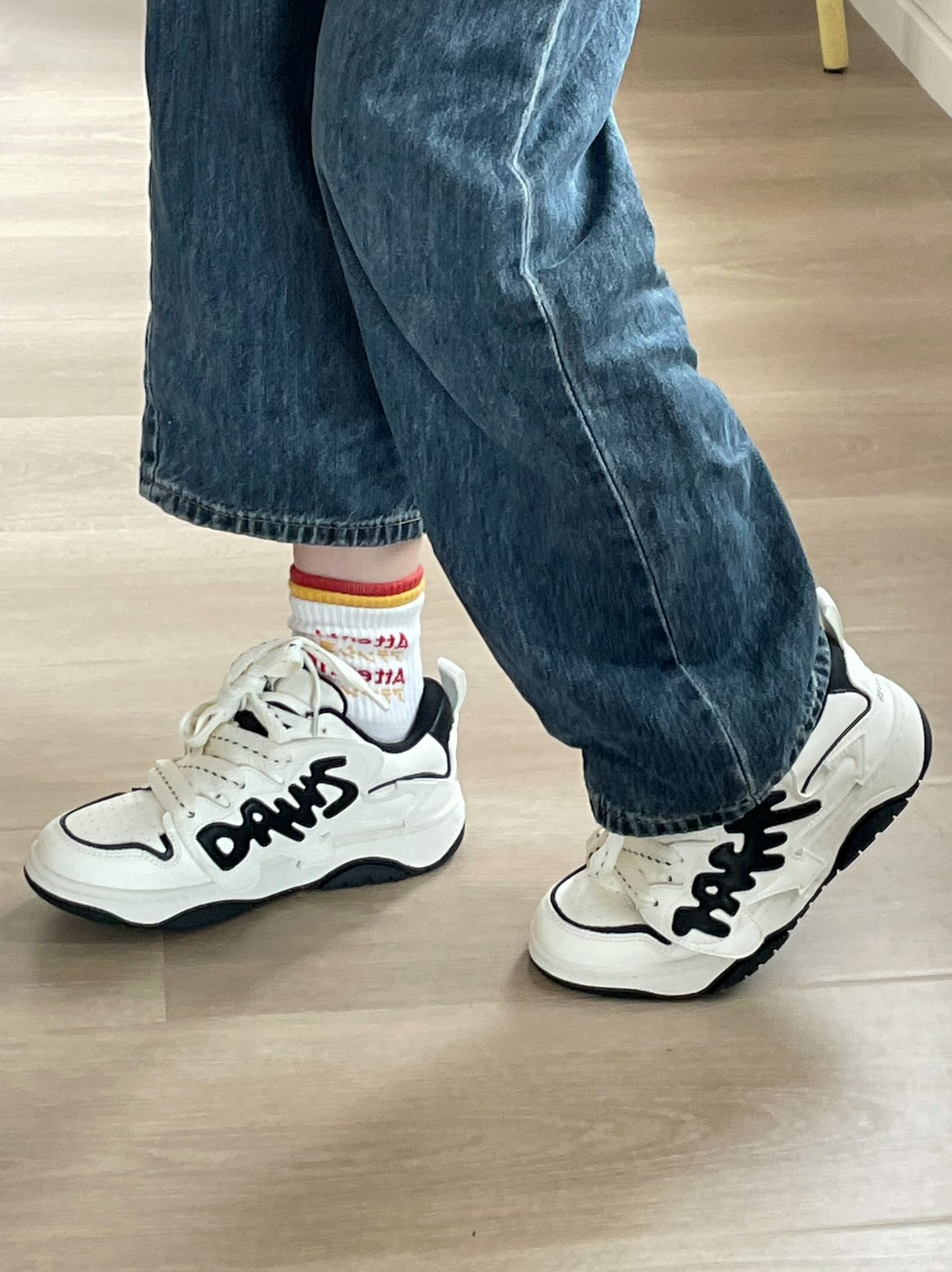 平底 圆头 低帮 系带 深口鞋 皮革  - VALI鞋履AI设计主图