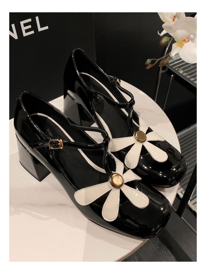 粗跟 中跟 圆头 低帮 袢扣 中口鞋 