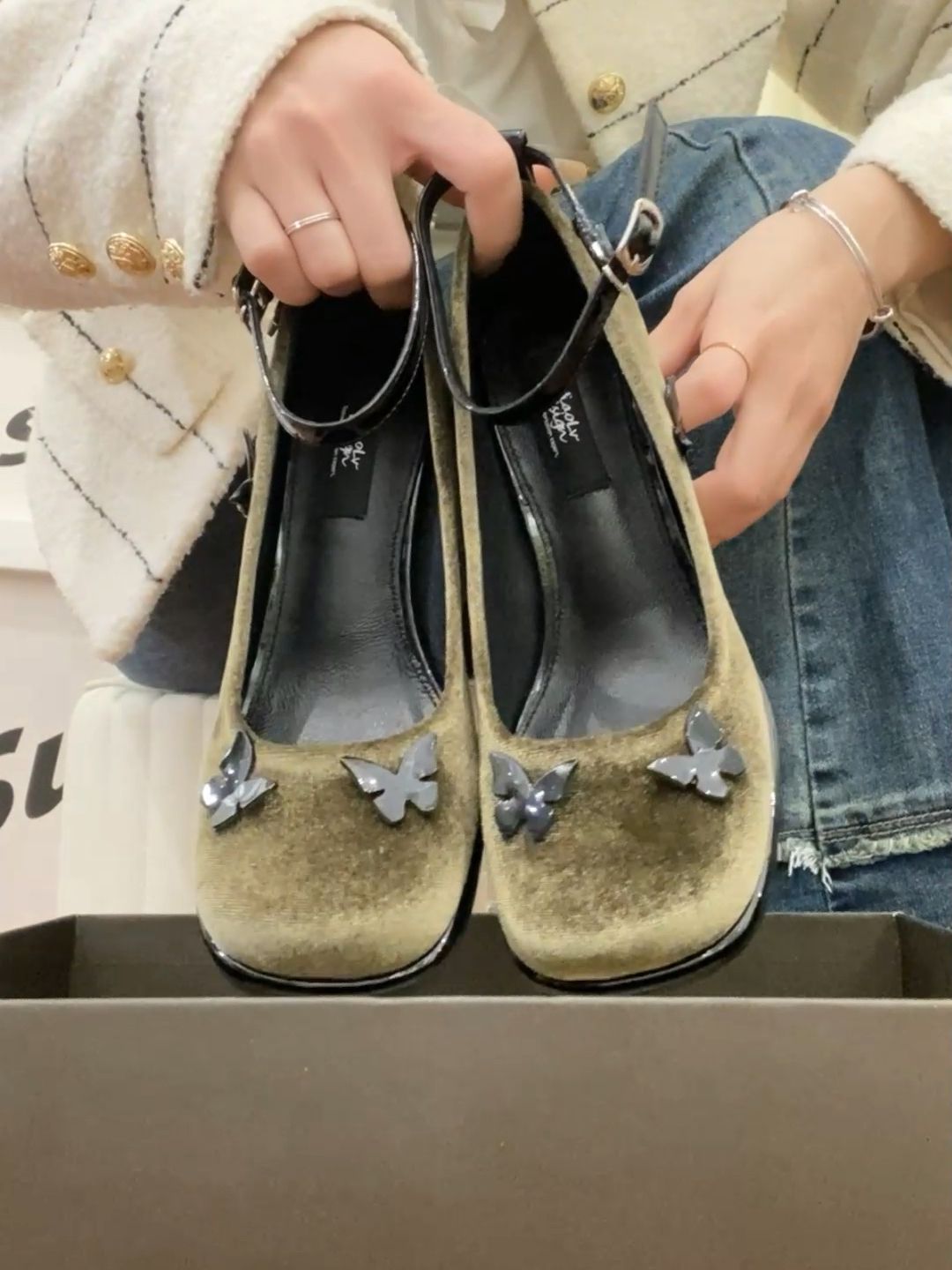 圆头 低帮 袢扣 浅口鞋 皮革  - VALI鞋履AI设计主图