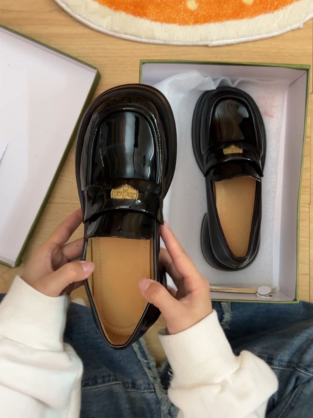 圆头 低帮 一脚蹬 深口鞋 皮革  - VALI鞋履AI设计主图