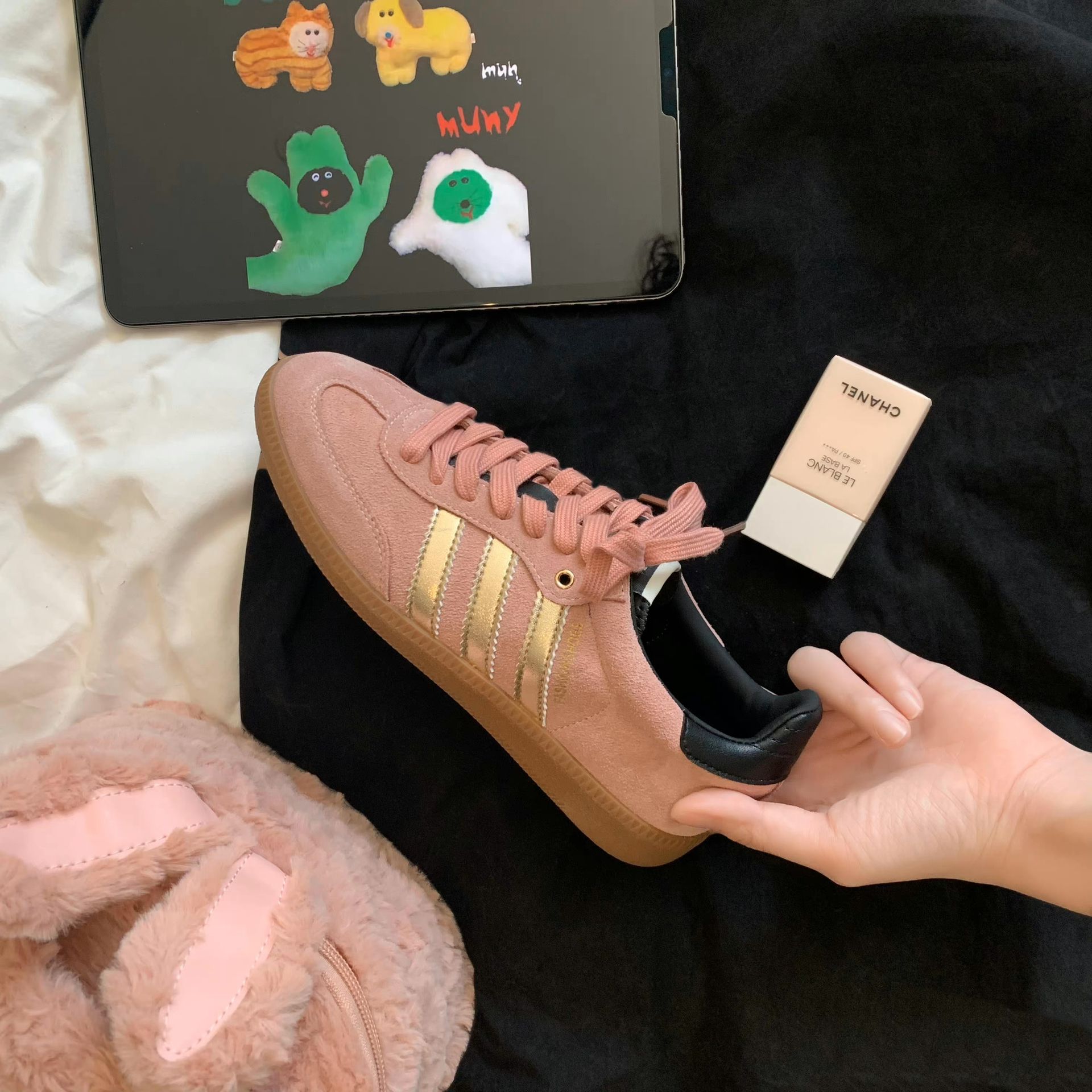 平底 圆头 低帮 系带 深口鞋 皮革  - VALI鞋履AI设计主图