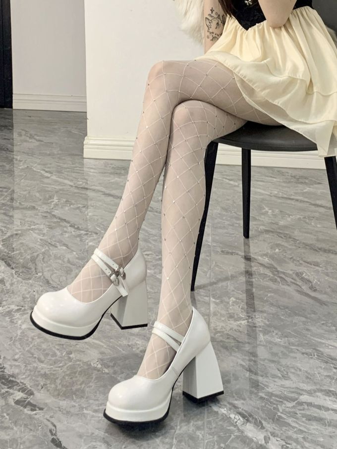 粗跟 高跟 圆头 低帮 袢扣 中口鞋 皮革 