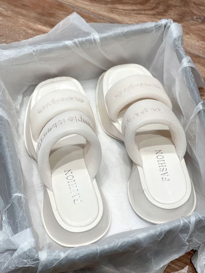 圆头 低帮 魔术贴 中口鞋 