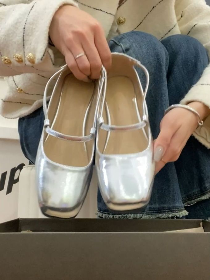 方头 低帮 袢扣 浅口鞋 皮革 