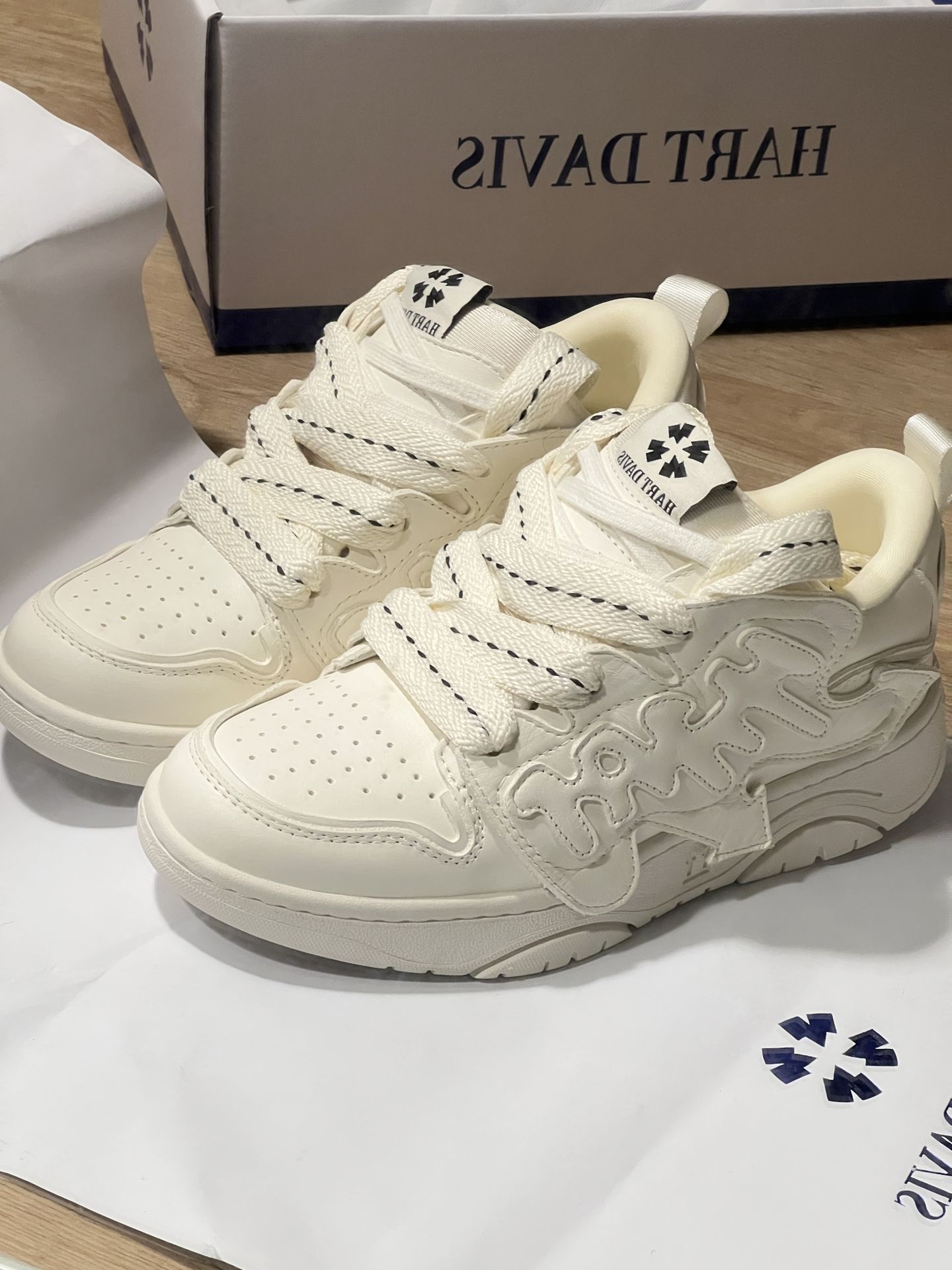 厚底 圆头 低帮 系带 深口鞋 皮革  - VALI鞋履AI设计主图