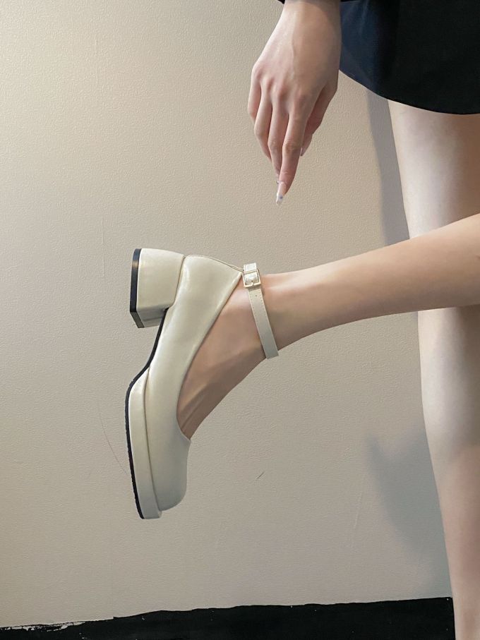 粗跟 中跟 低帮 袢扣 浅口鞋 皮革 