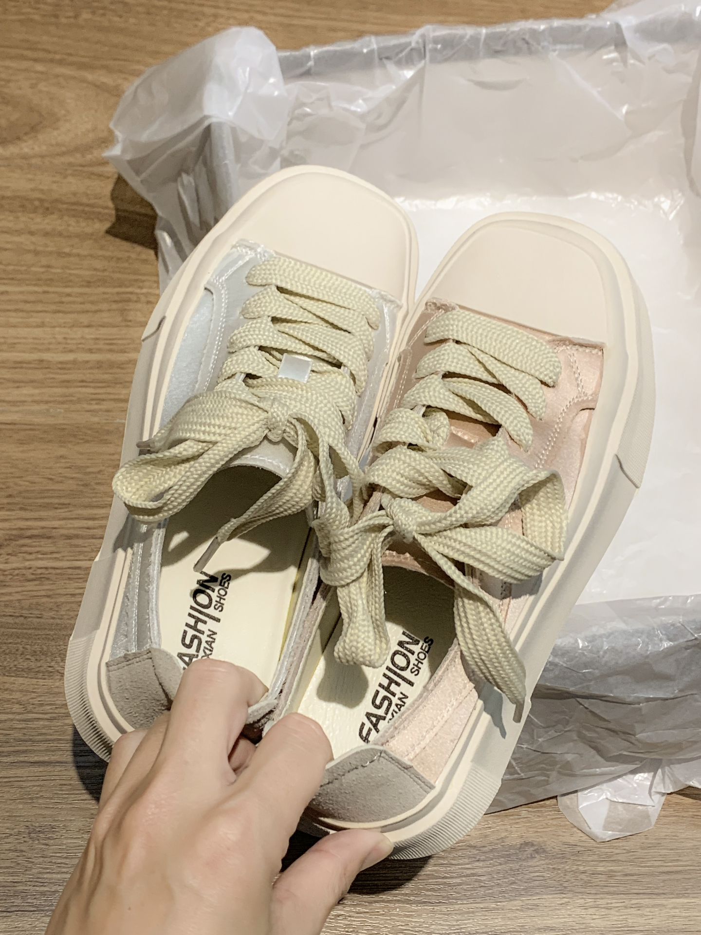 圆头 系带 深口鞋  - VALI鞋履AI设计主图