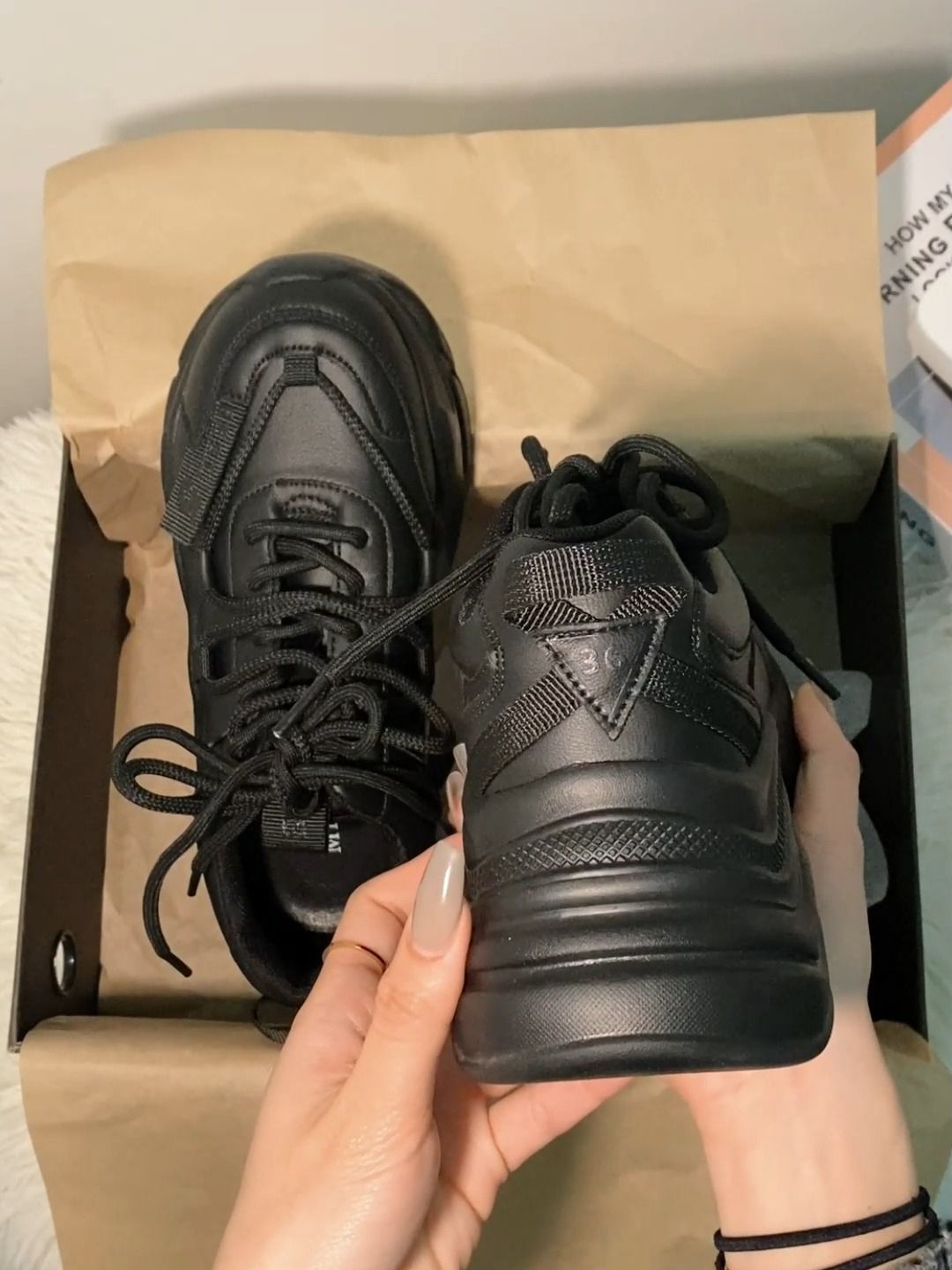 圆头 系带 深口鞋  - VALI鞋履AI设计主图