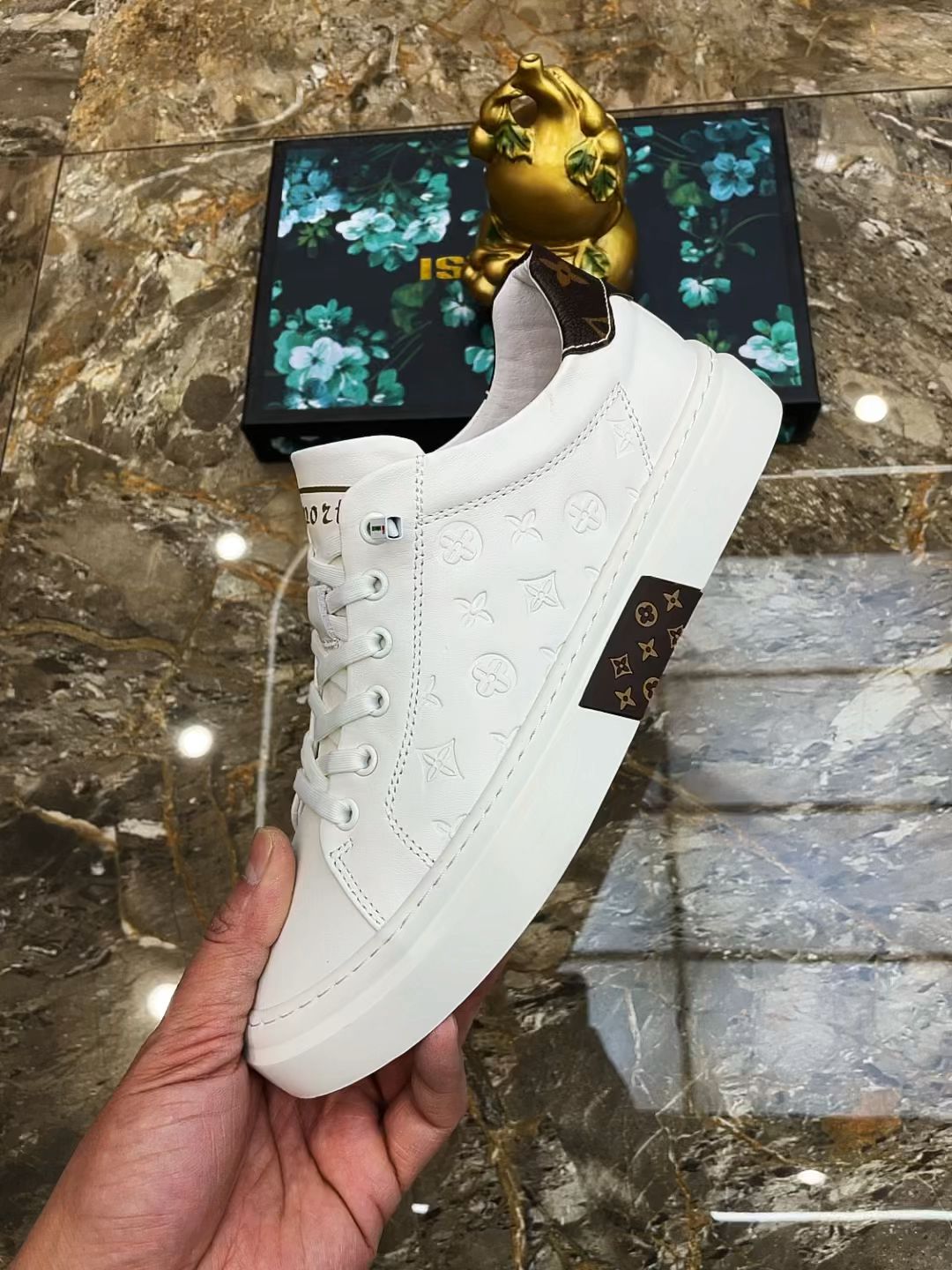 平底 圆头 低帮 系带 深口鞋 皮革  - VALI鞋履AI设计主图