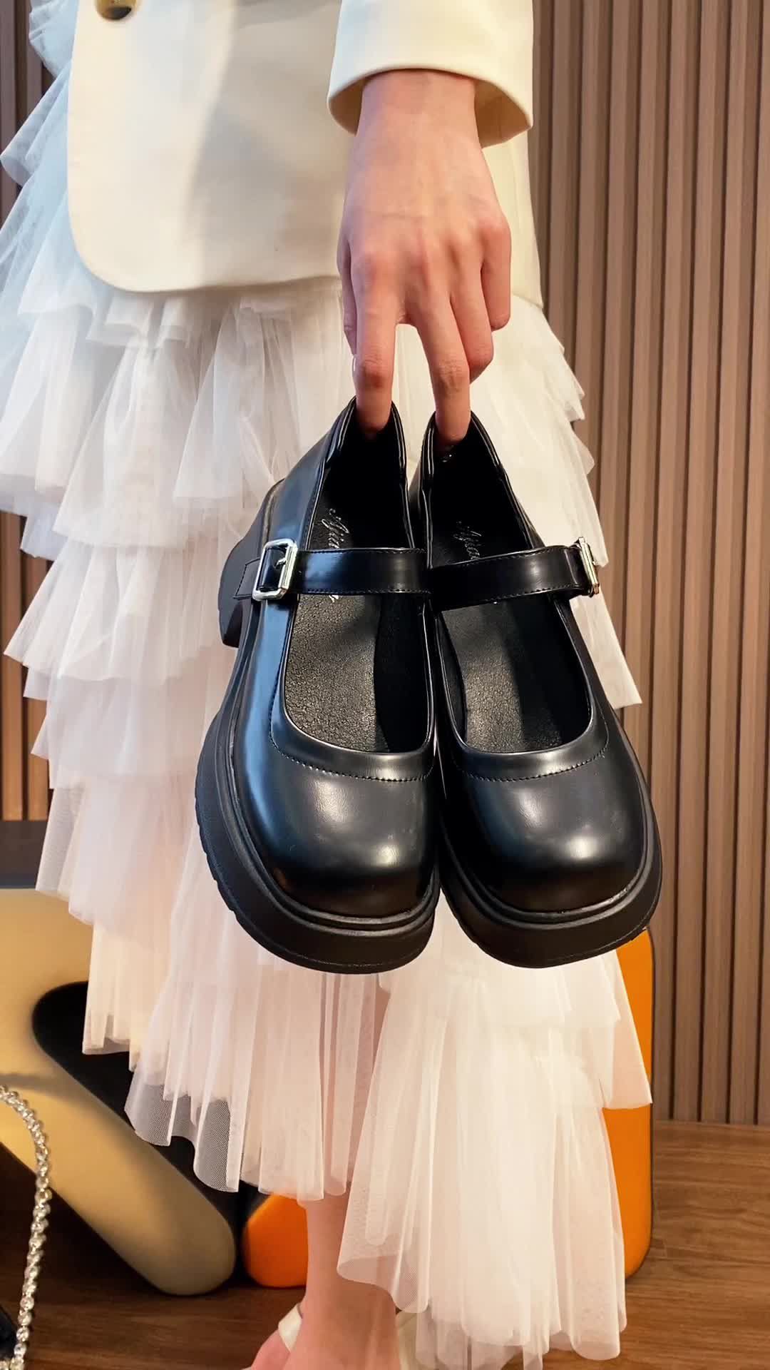 圆头 低帮 袢扣 中口鞋 皮革  - VALI鞋履AI设计主图