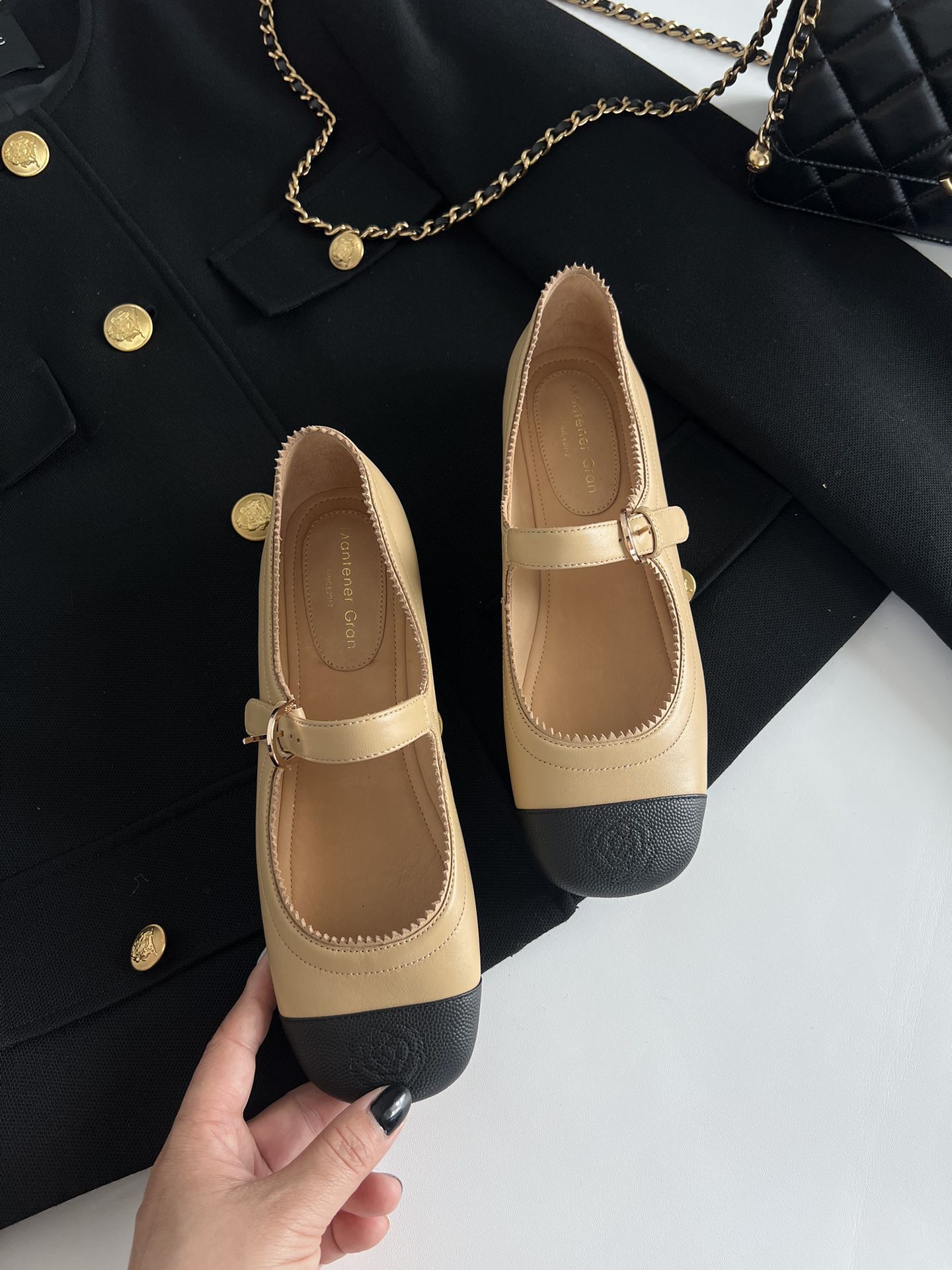 圆头 低帮 袢扣 浅口鞋 皮革  - VALI鞋履AI设计主图