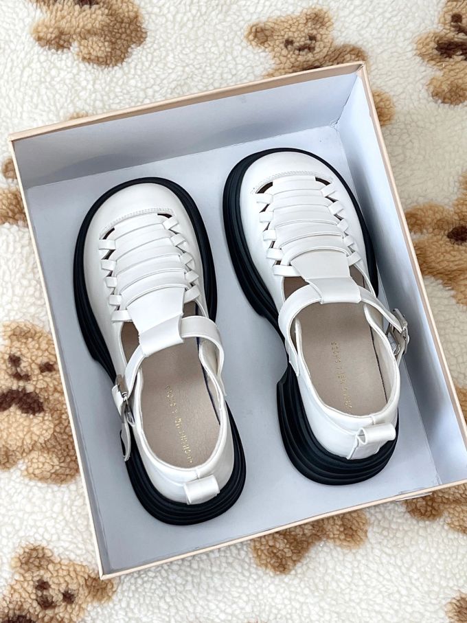 圆头 低帮 袢扣 中口鞋 皮革 