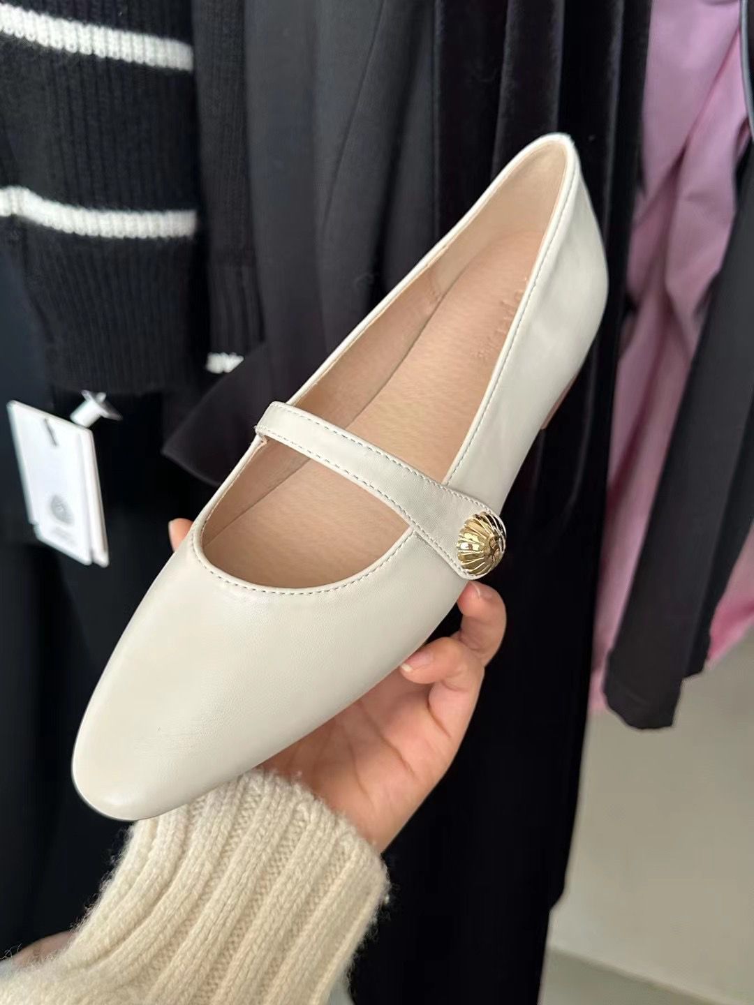 尖头 低帮 袢扣 浅口鞋 皮革  - VALI鞋履AI设计主图