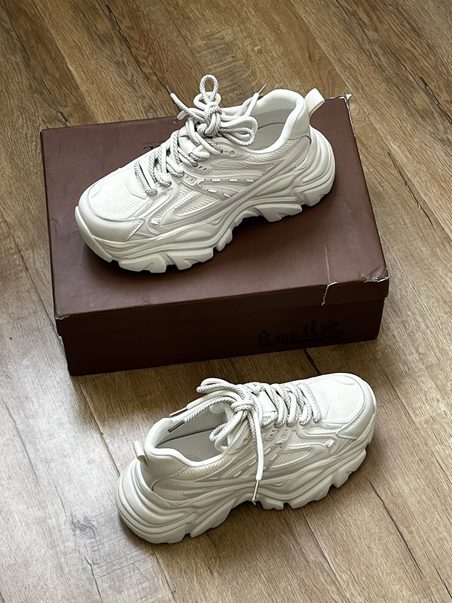 厚底 圆头 低帮 系带 深口鞋  - VALI鞋履AI设计主图