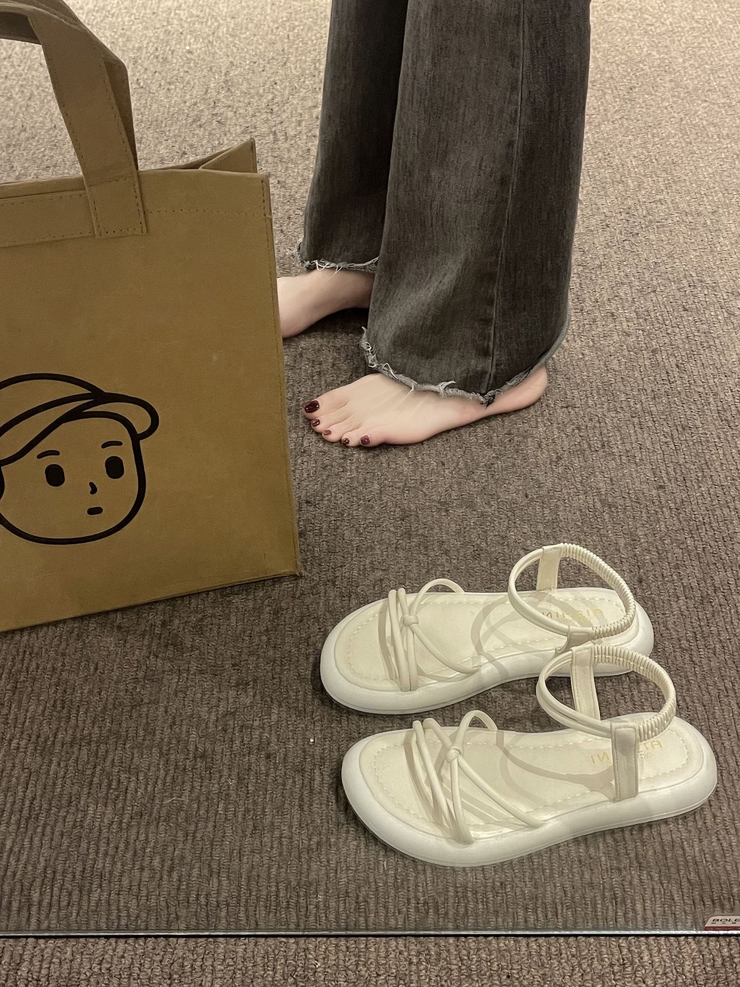 圆头 魔术贴  - VALI鞋履AI设计主图