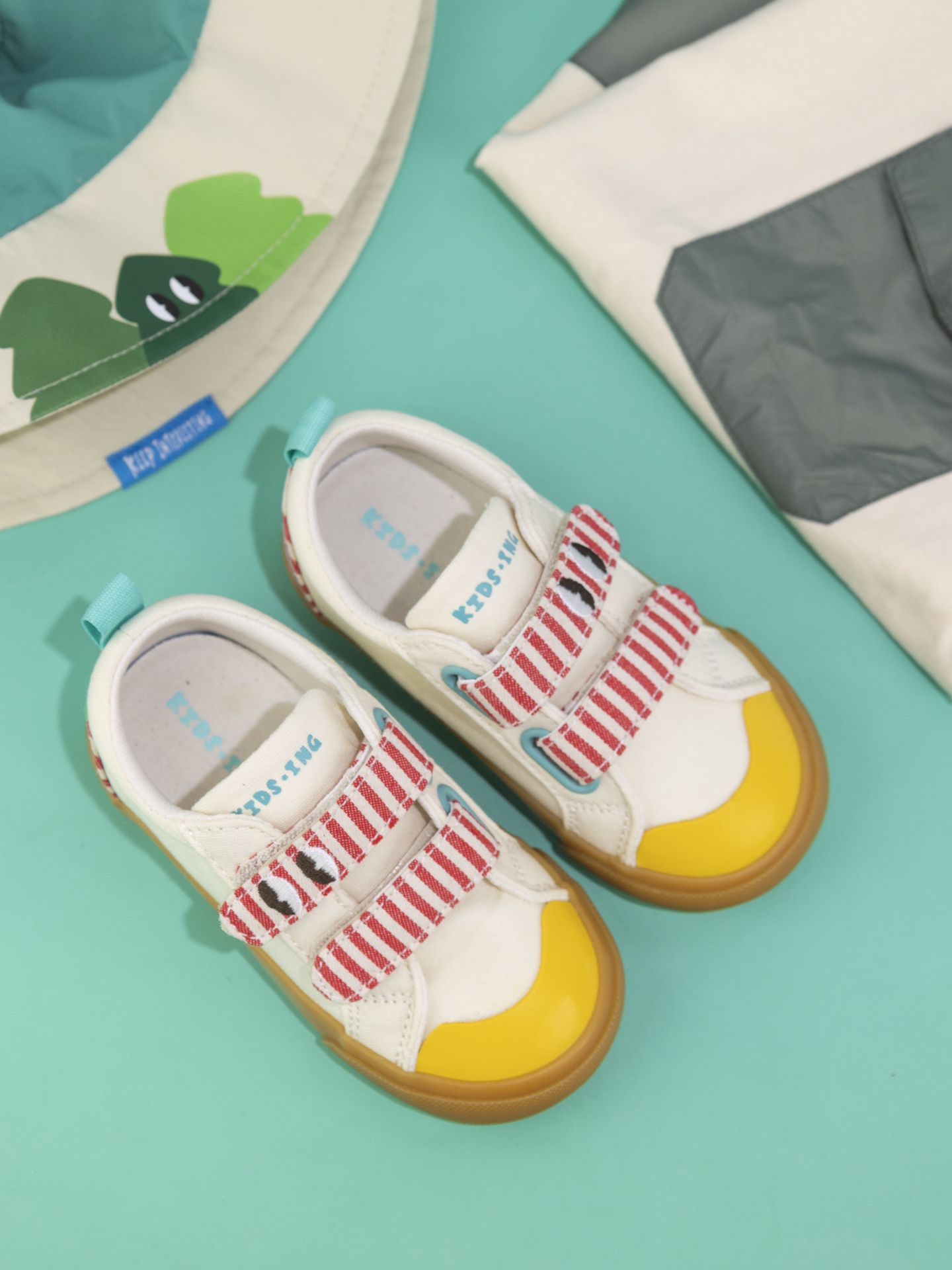 圆头 魔术贴 深口鞋  - VALI鞋履AI设计主图