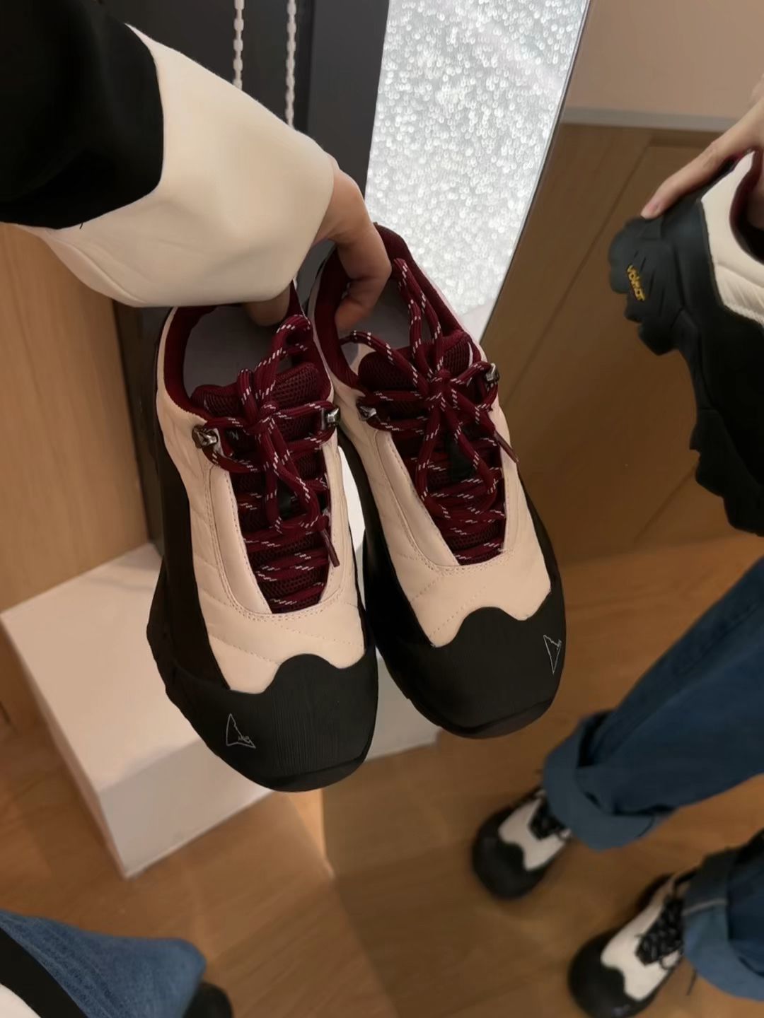 圆头 系带 深口鞋 皮革  - VALI鞋履AI设计主图