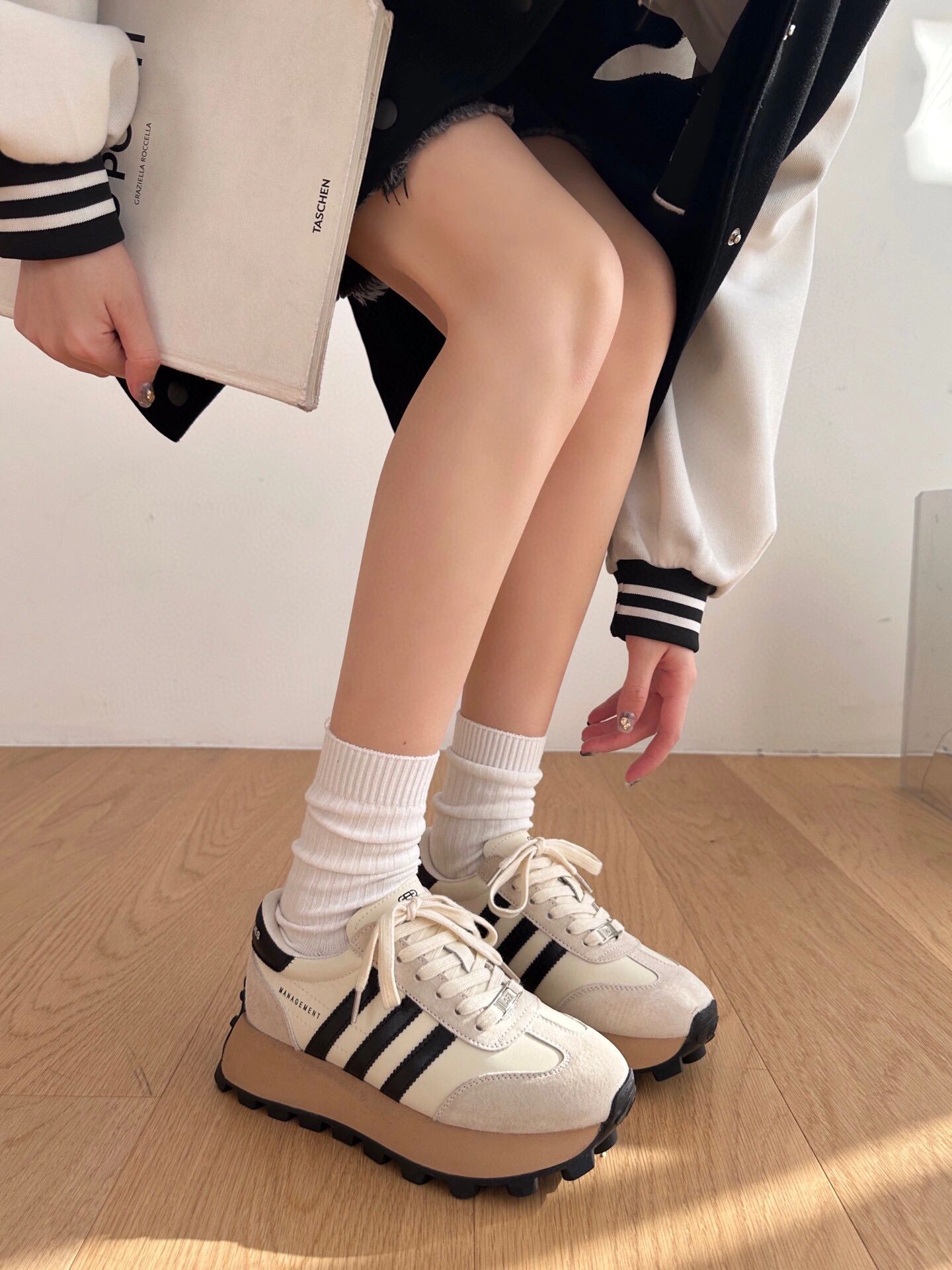 平底 尖头 低帮 系带 深口鞋  - VALI鞋履AI设计主图