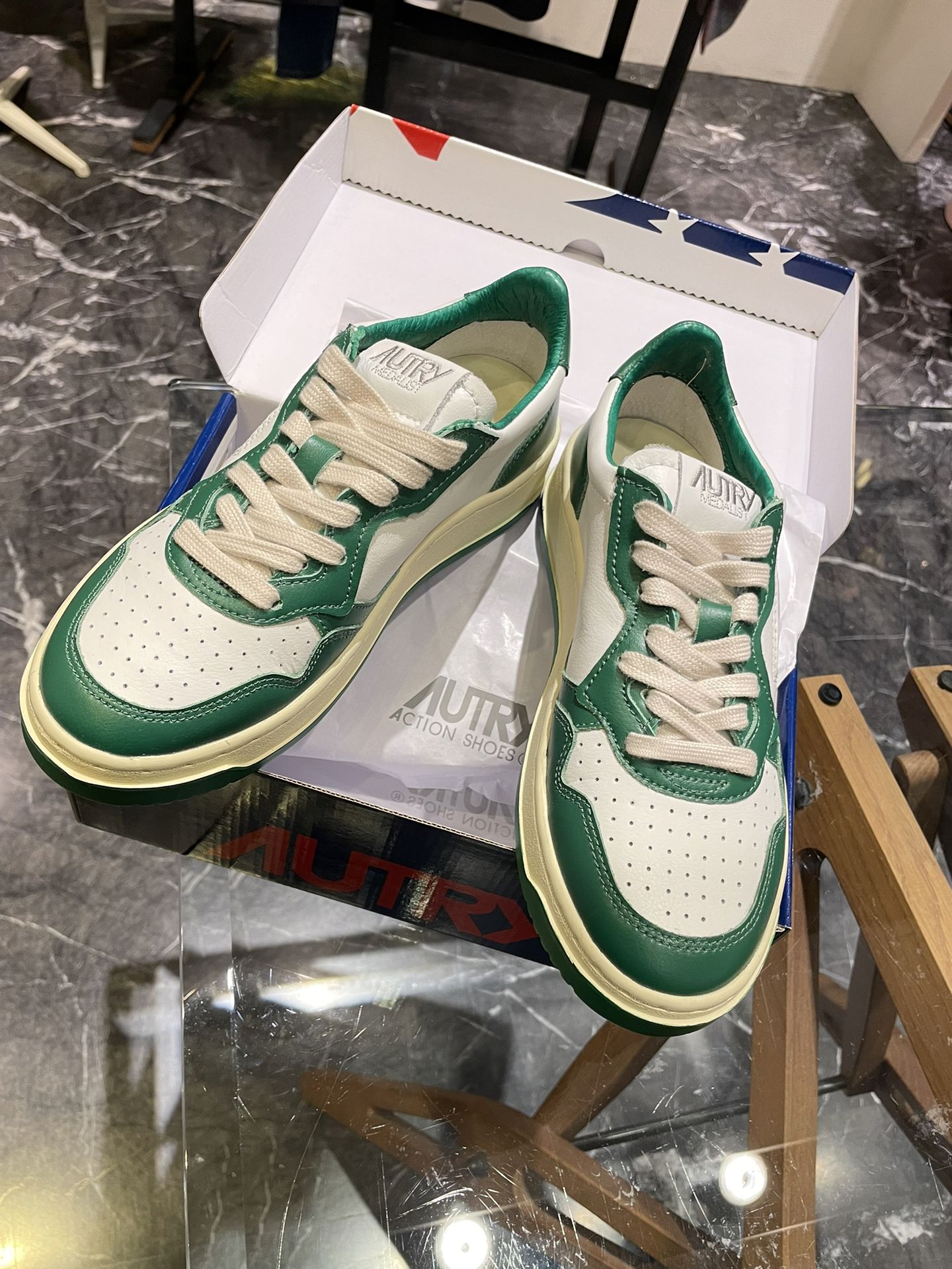 平底 圆头 系带 深口鞋 皮革  - VALI鞋履AI设计主图