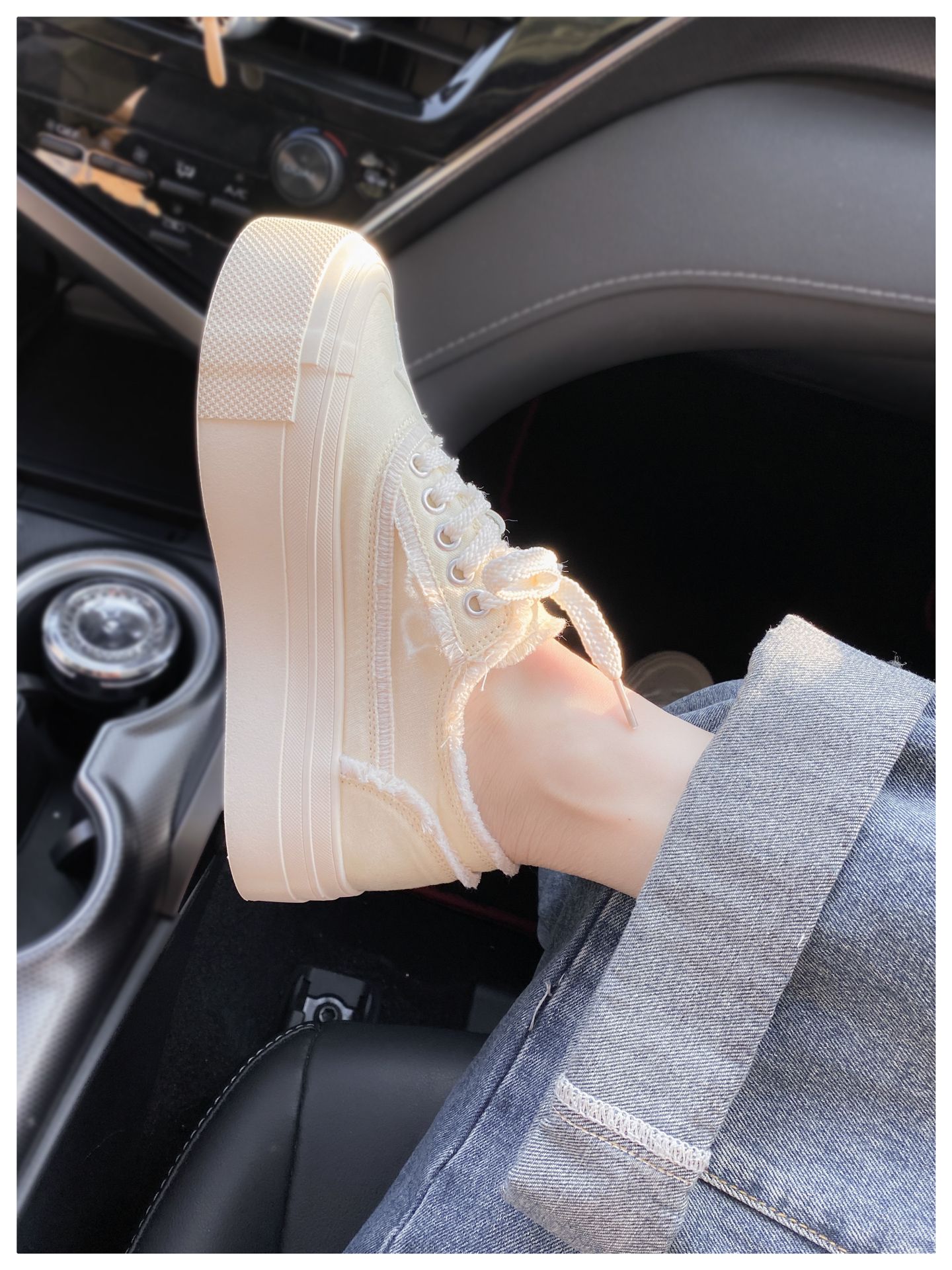 厚底 圆头 低帮 系带 深口鞋  - VALI鞋履AI设计主图