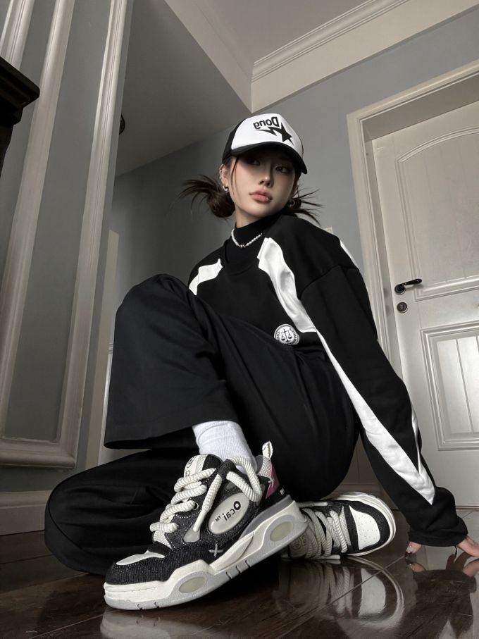 针织面料 H型 立领 撞色/渐变 边缘装饰 踢踏舞鞋色 运动 