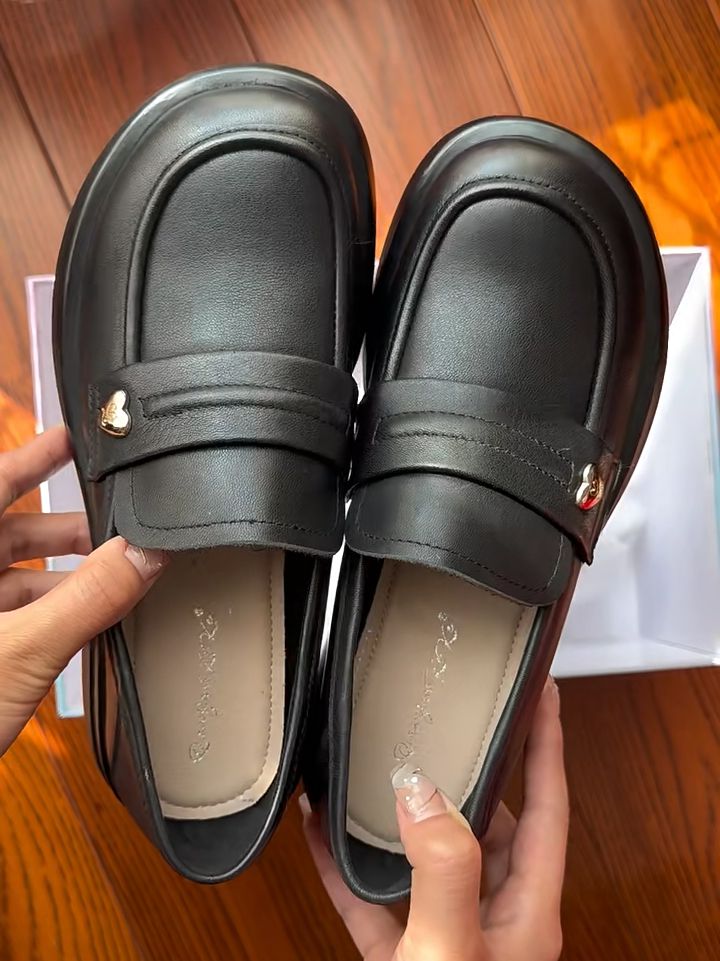 圆头 一脚蹬 深口鞋 皮革  - VALI鞋履AI设计主图