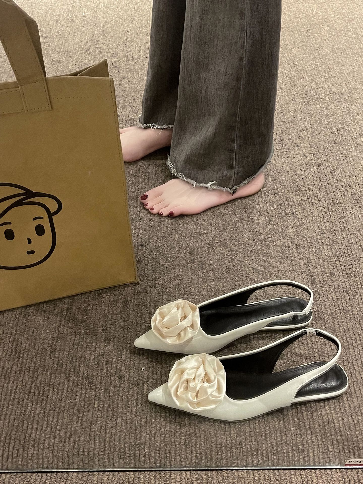 尖头 低帮 一脚蹬 浅口鞋  - VALI鞋履AI设计主图