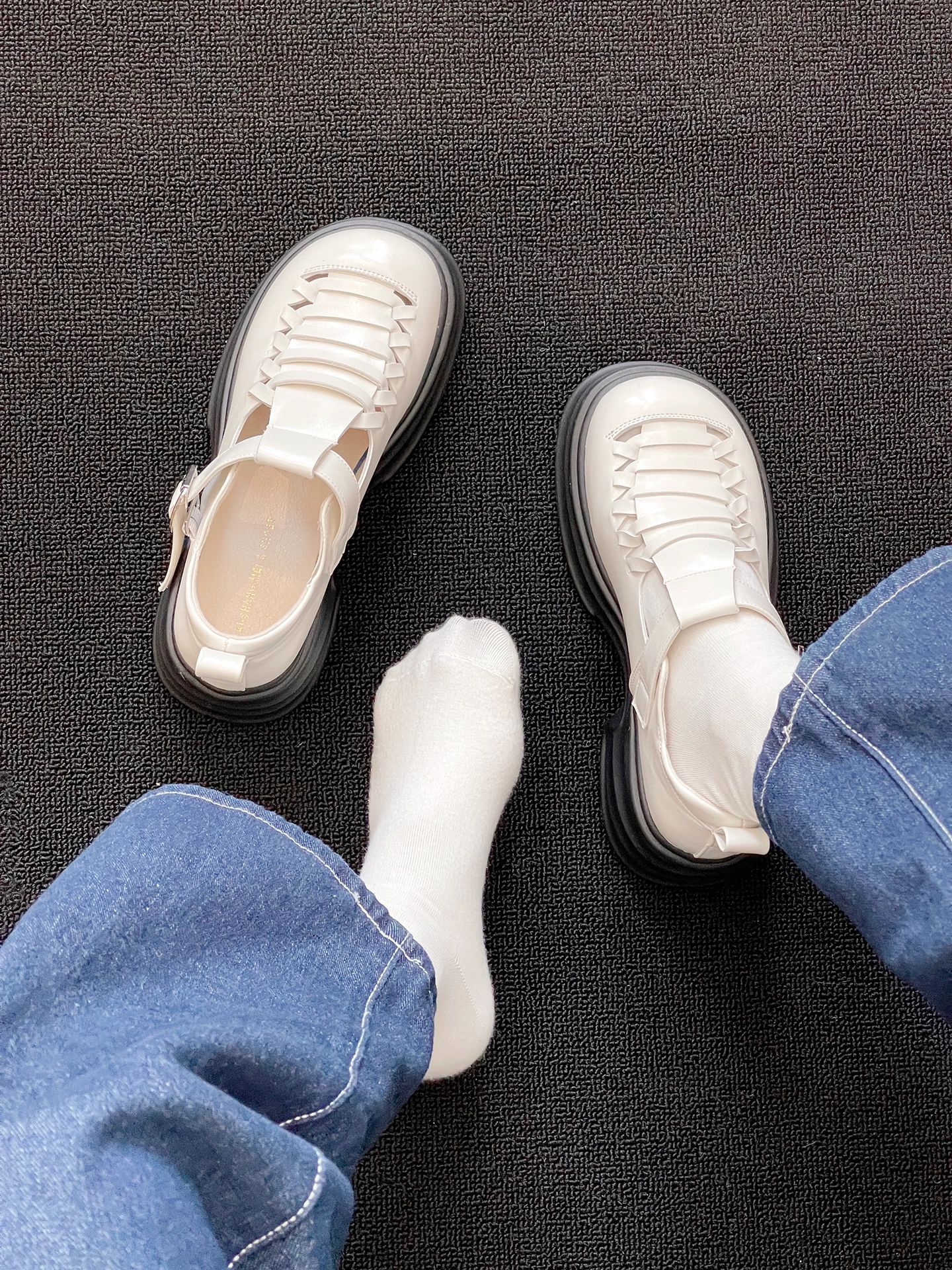 圆头 低帮 袢扣 深口鞋 皮革  - VALI鞋履AI设计主图