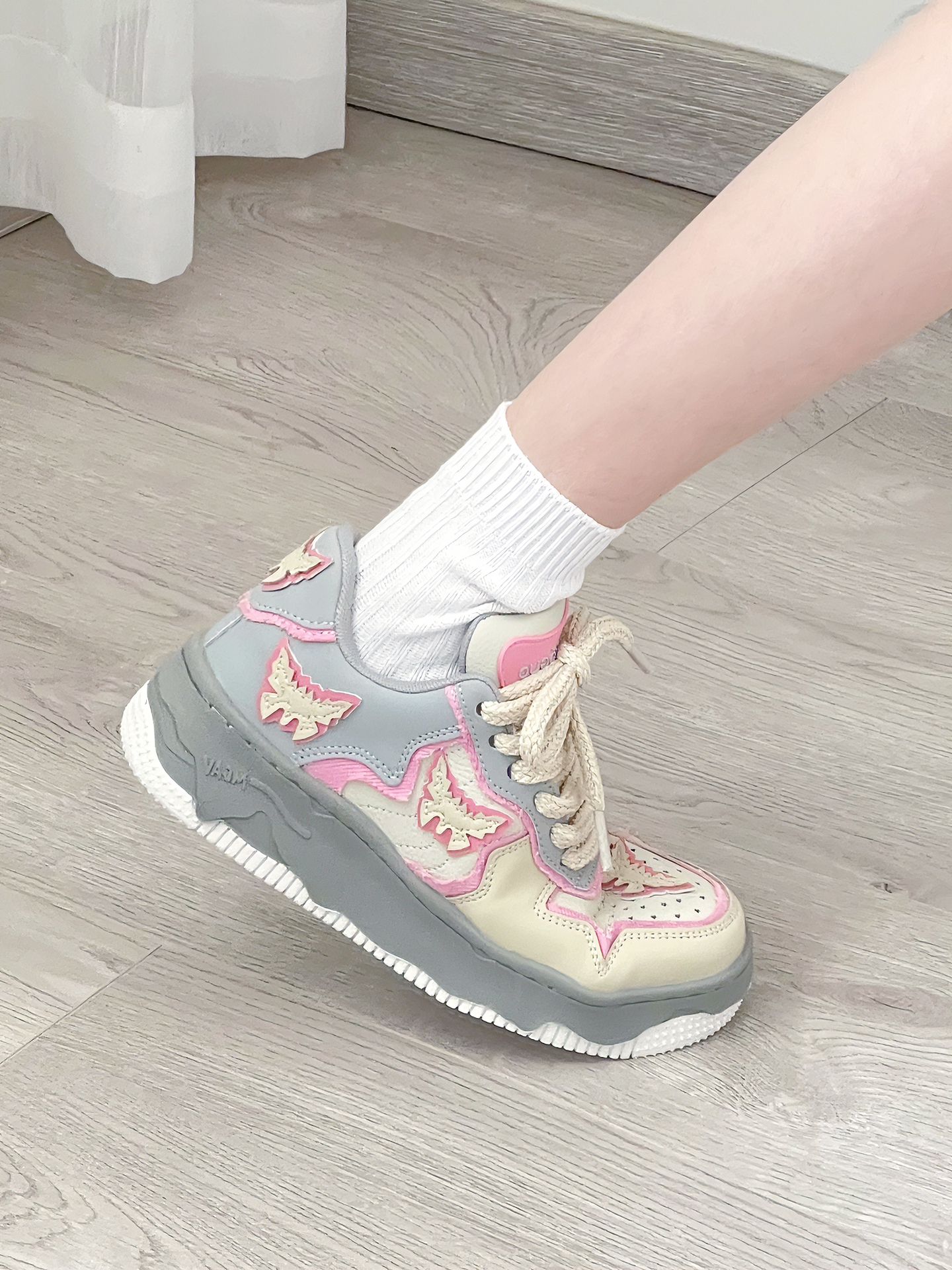 厚底 圆头 低帮 系带 深口鞋 皮革  - VALI鞋履AI设计主图