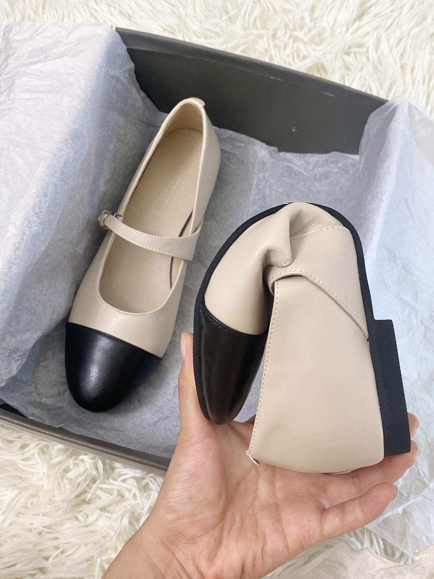 圆头 低帮 袢扣 浅口鞋 皮革  - VALI鞋履AI设计主图