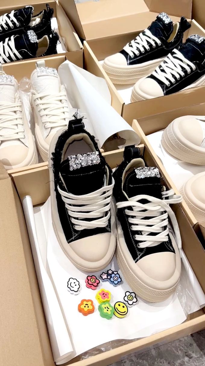 圆头 中帮 系带 深口鞋 