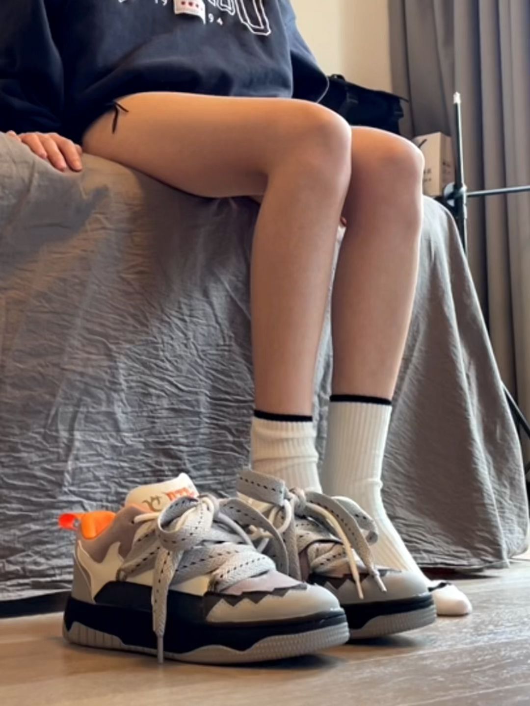 平底 圆头 低帮 系带 深口鞋 皮革  - VALI鞋履AI设计主图