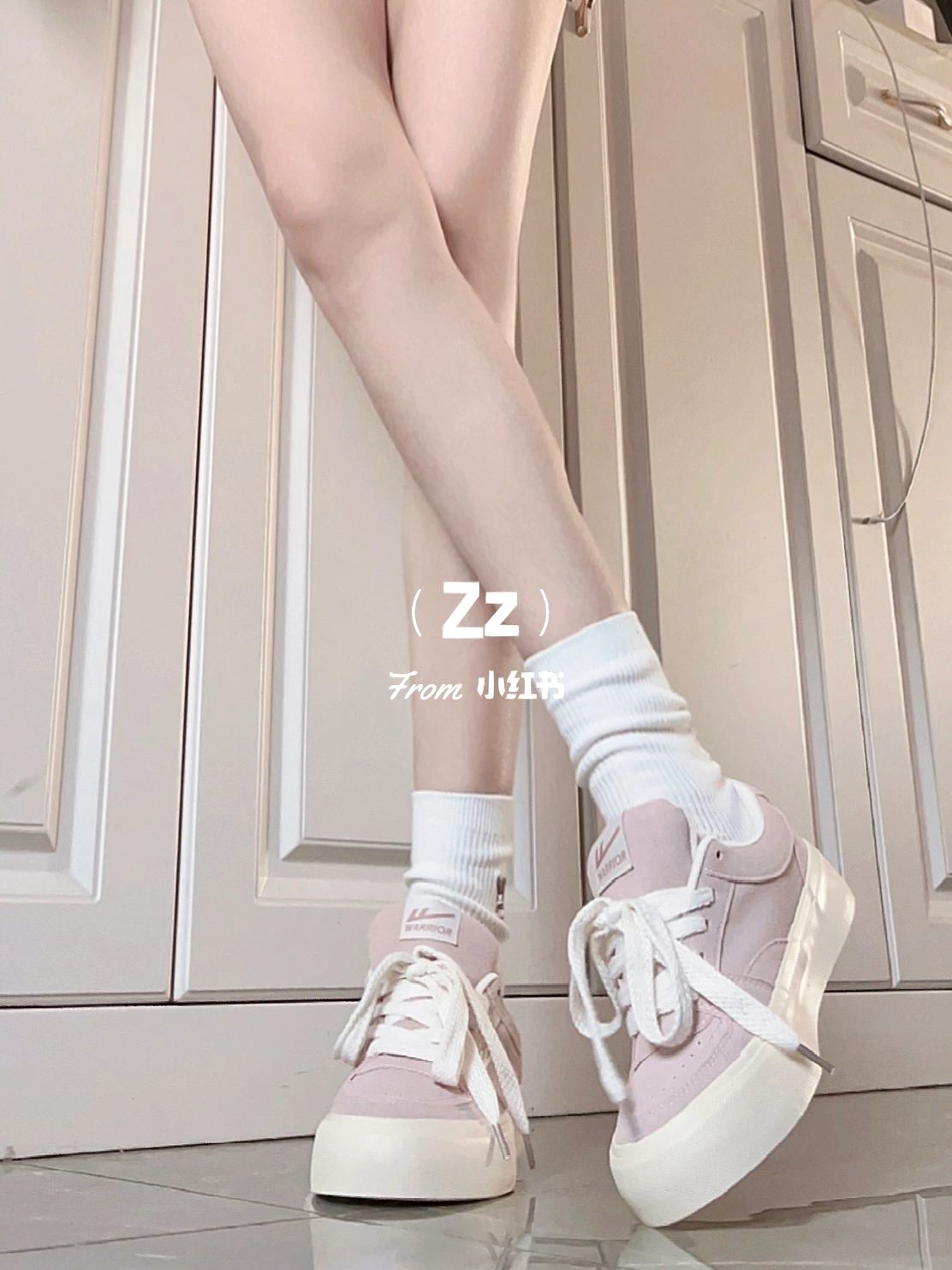 厚底 圆头 低帮 魔术贴 深口鞋  - VALI鞋履AI设计主图