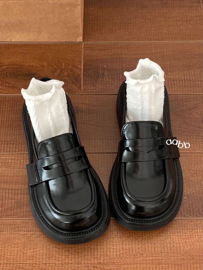 圆头 低帮 袢扣 深口鞋 皮革 