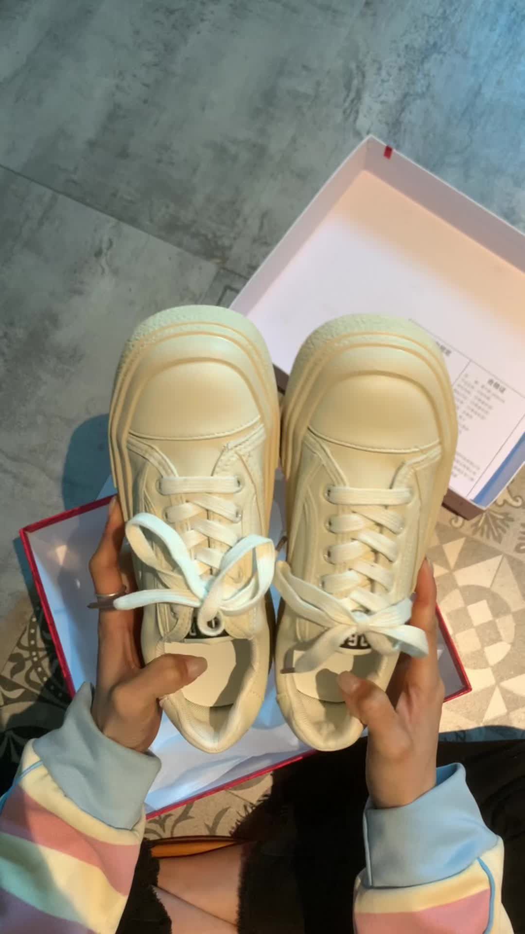 圆头 低帮 系带 深口鞋 皮革  - VALI鞋履AI设计主图