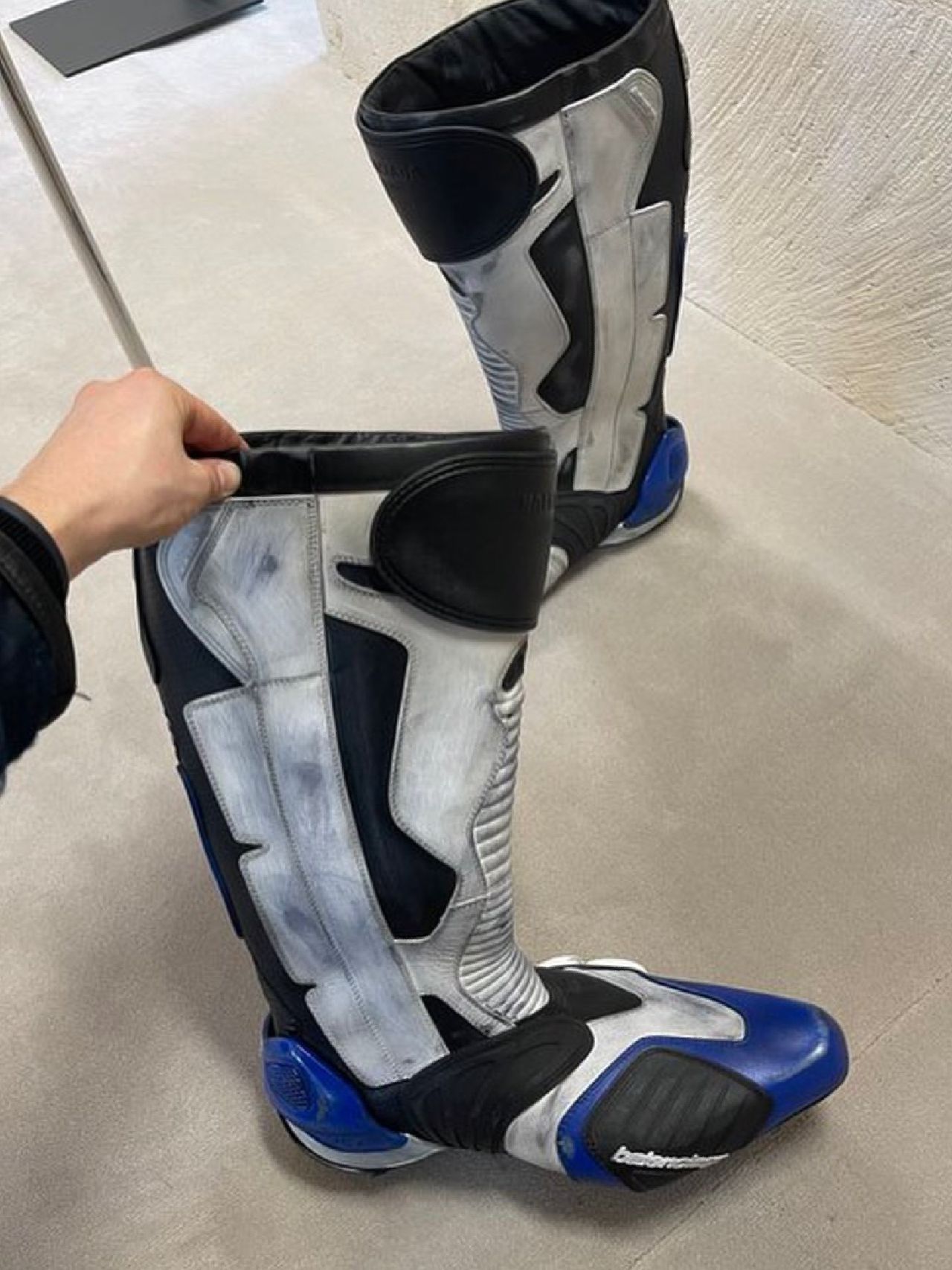 平底 圆头 中筒 皮革  - VALI鞋履AI设计主图