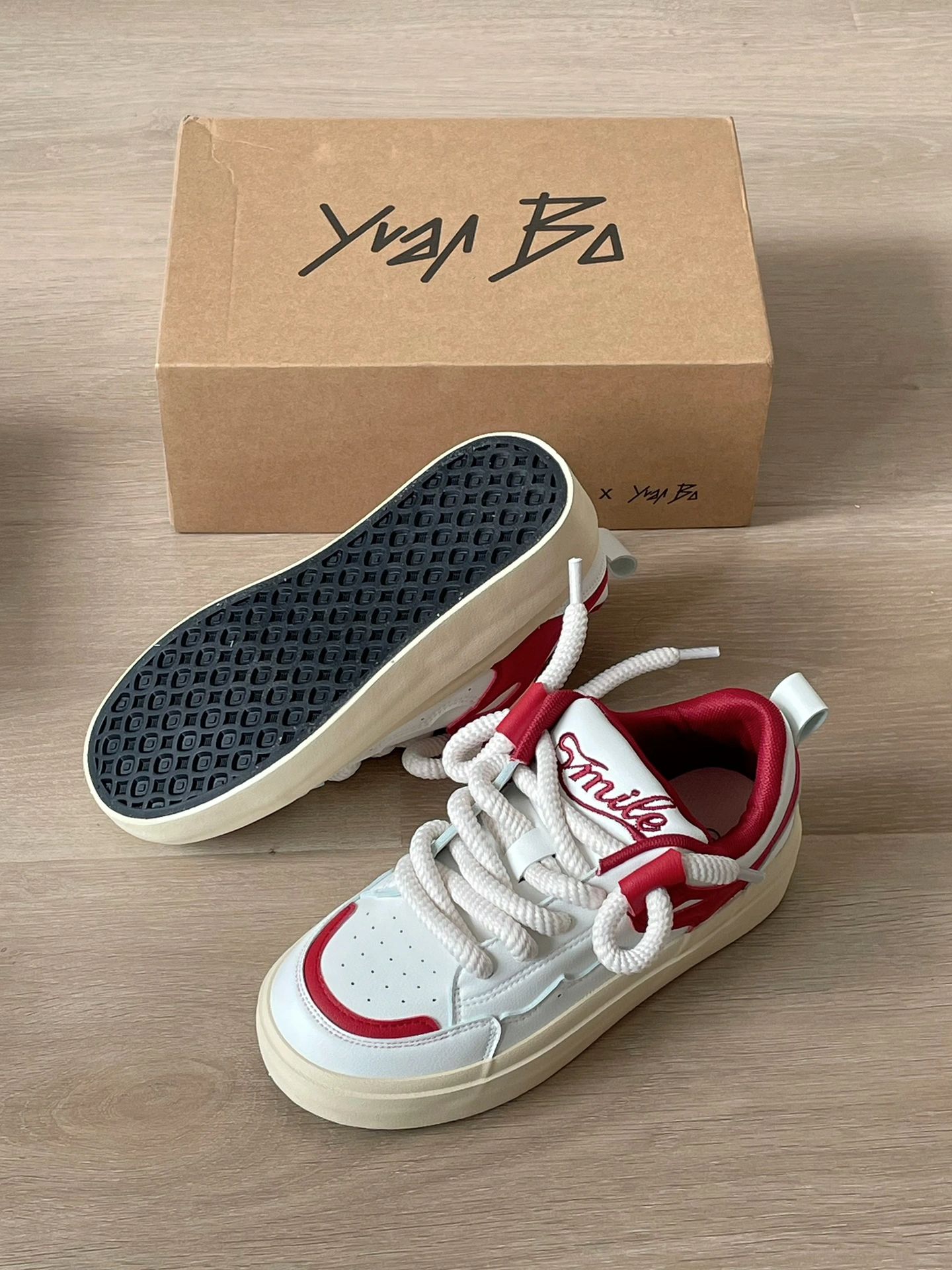 圆头 魔术贴 深口鞋 皮革  - VALI鞋履AI设计主图