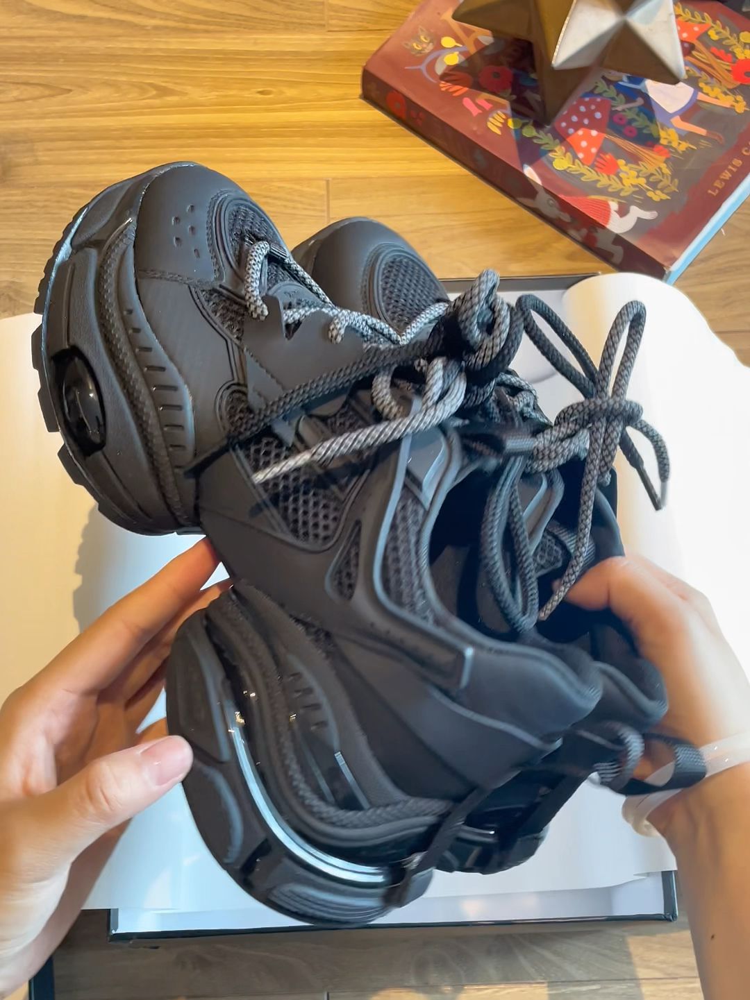 厚底 低帮 系带 深口鞋  - VALI鞋履AI设计主图