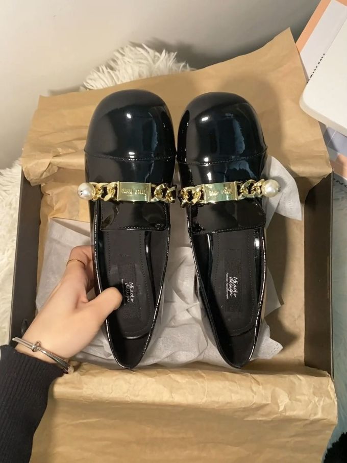 圆头 低帮 一脚蹬 深口鞋 皮革 