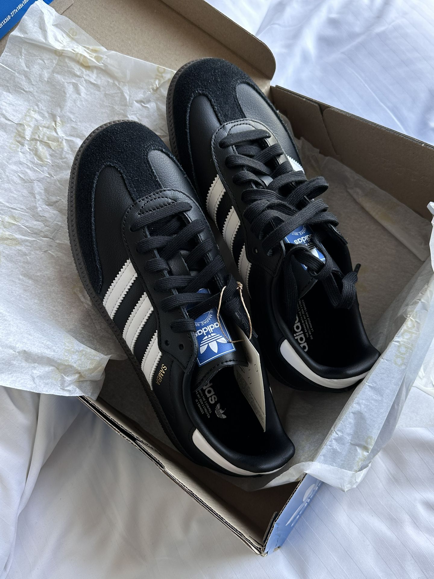 圆头 系带 深口鞋 皮革  - VALI鞋履AI设计主图