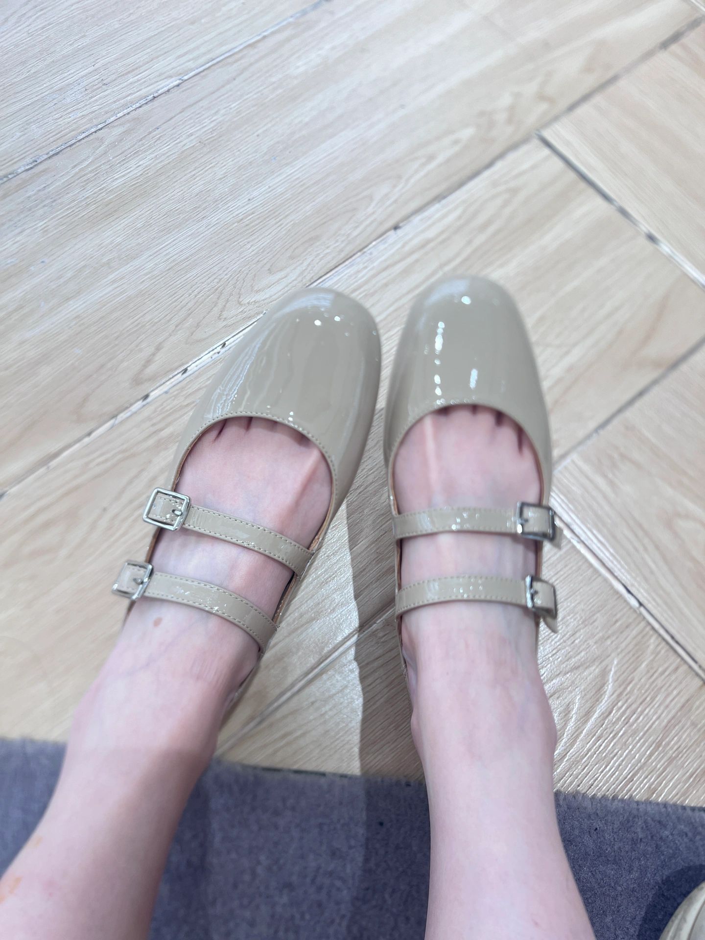 厚底 圆头 低帮 袢扣 中口鞋  - VALI鞋履AI设计主图