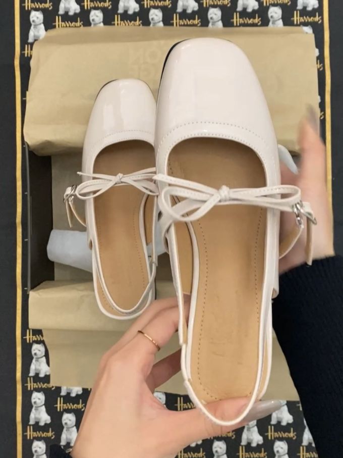 方头 袢扣 皮革 